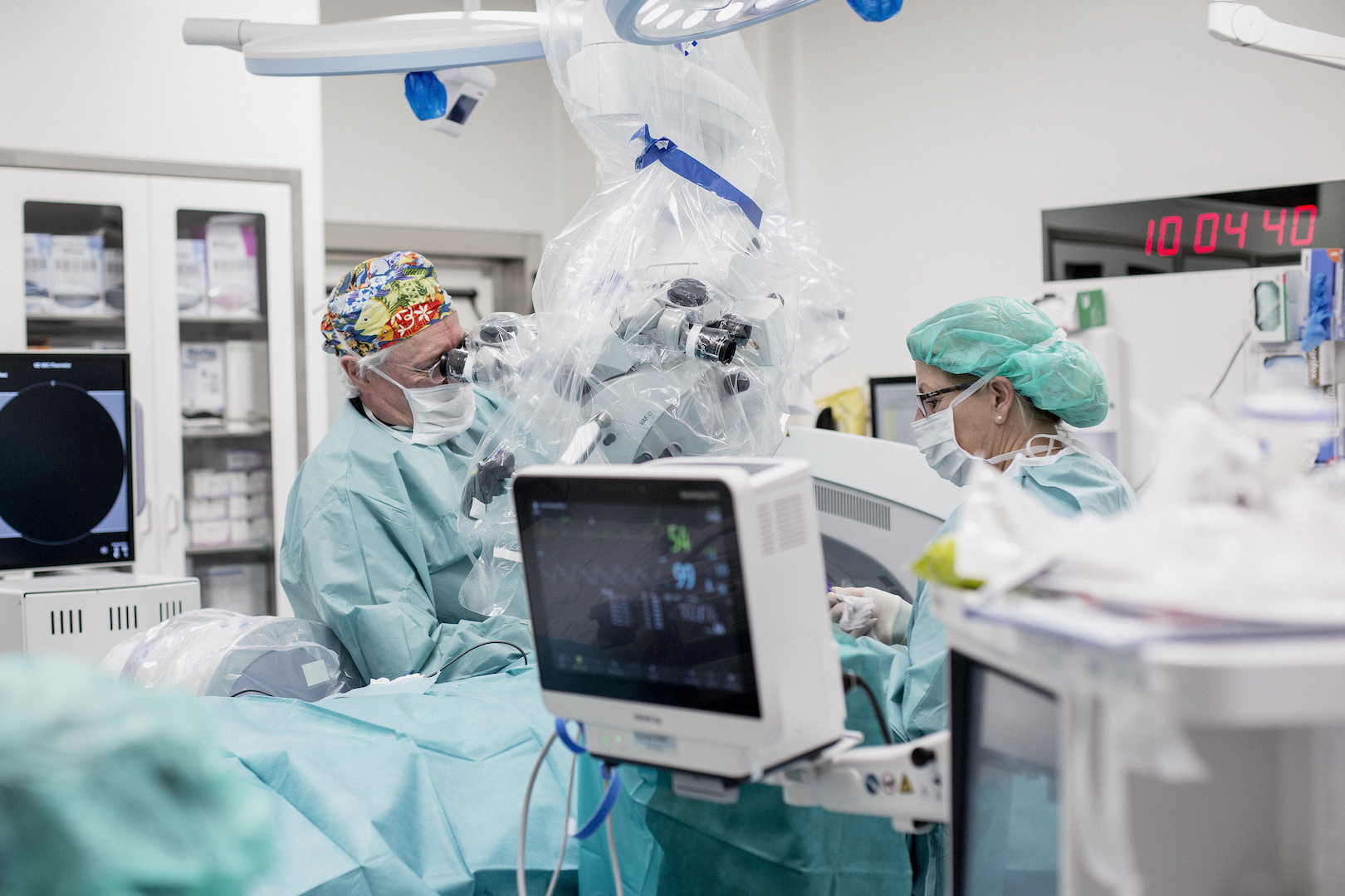 High-tech operasjonsstue for ortopedisk kirurgi og ryggoperasjoner ved CPH Privathospital