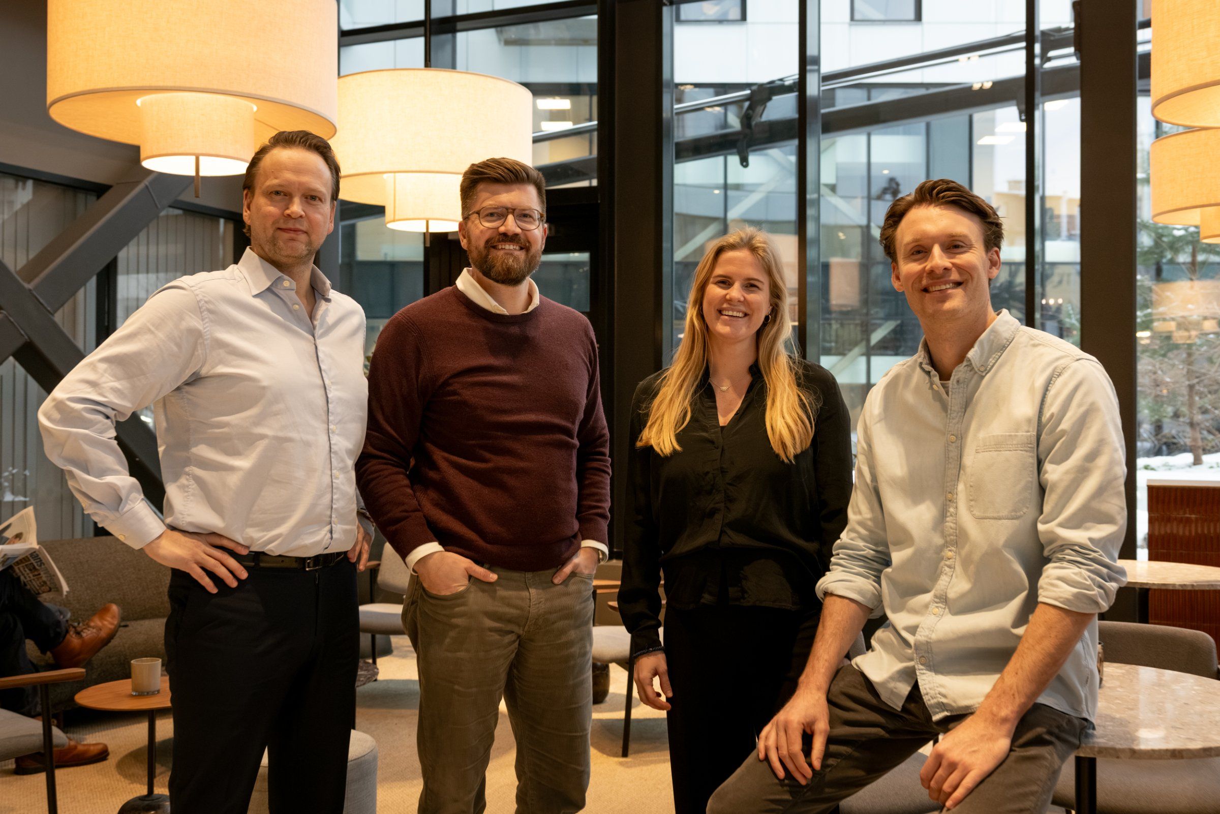 Fra venstre: Frode Øvrevik (styremedlem og medgründer), Fredrik Marø (styremedlem), Mie Solem (Daglig leder), Kristoffer Ingebrigsten (styreleder Medipath og daglig leder i Dr.Dropin)