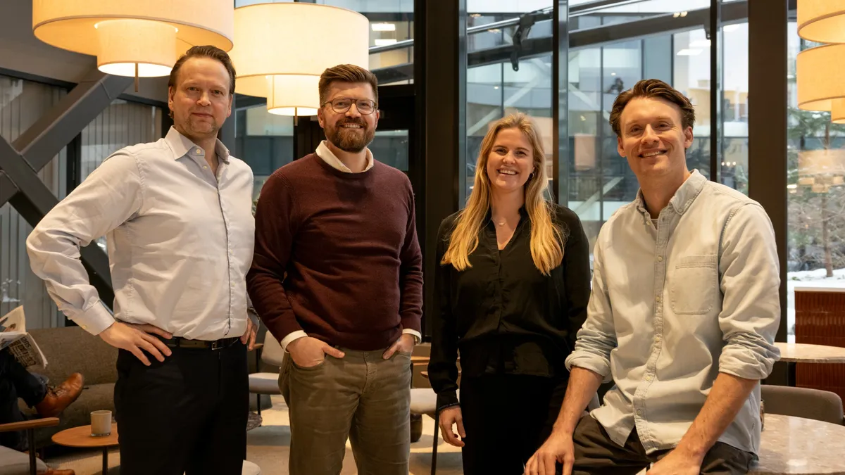 Fra venstre: Frode Øvrevik (styremedlem og medgründer), Fredrik Marø (styremedlem), Mie Solem (Daglig leder), Kristoffer Ingebrigsten (styreleder Medipath og daglig leder i Dr.Dropin)